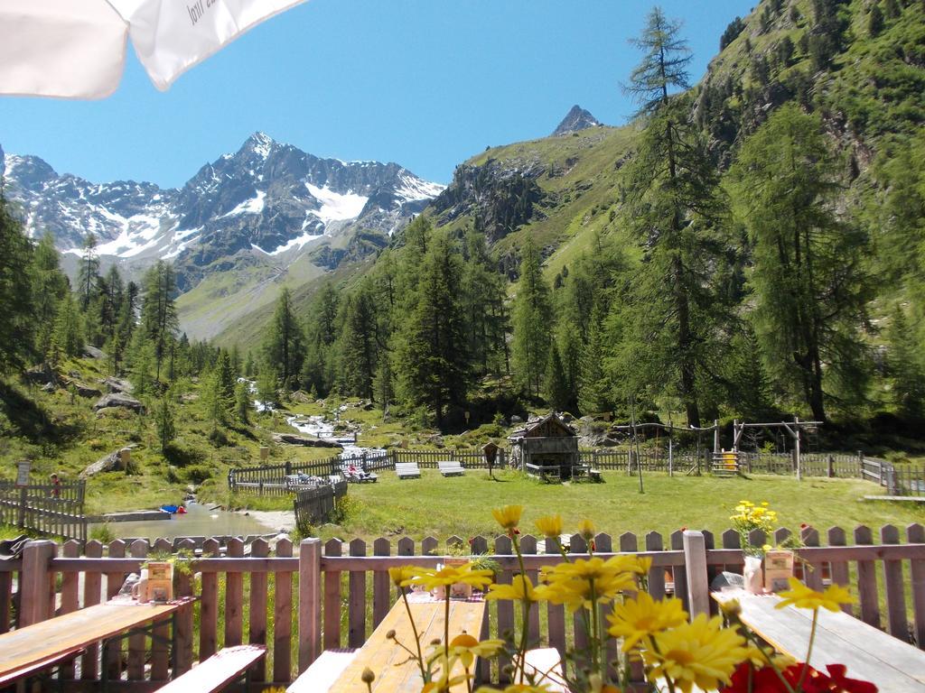 Haus Schoderbock Apartment Sankt Leonhard im Pitztal Ruang foto