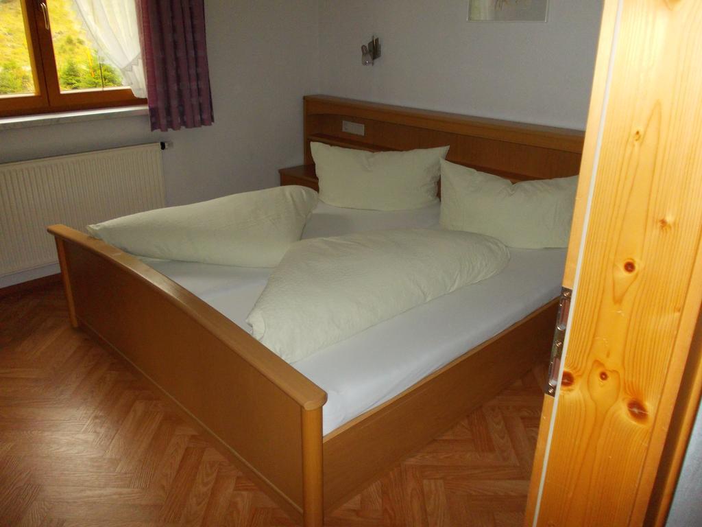 Haus Schoderbock Apartment Sankt Leonhard im Pitztal Bagian luar foto