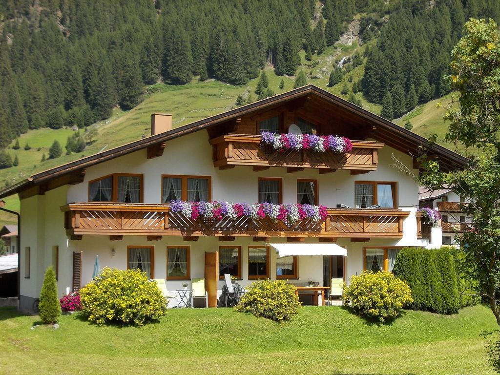 Haus Schoderbock Apartment Sankt Leonhard im Pitztal Bagian luar foto