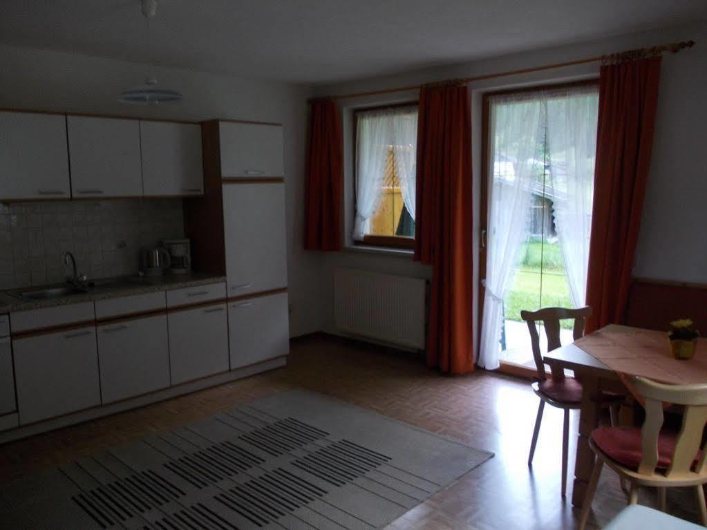 Haus Schoderbock Apartment Sankt Leonhard im Pitztal Bagian luar foto