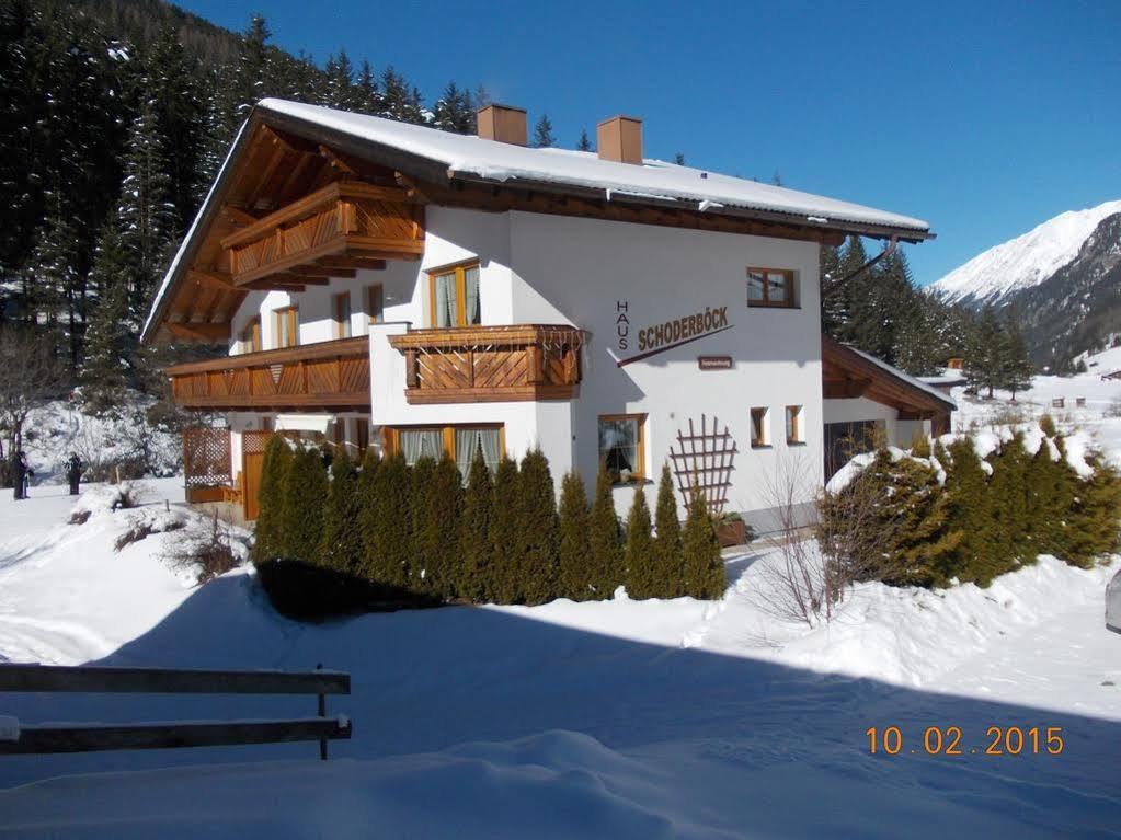 Haus Schoderbock Apartment Sankt Leonhard im Pitztal Bagian luar foto